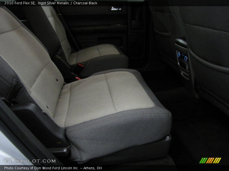 Ingot Silver Metallic / Charcoal Black 2010 Ford Flex SE