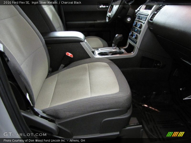 Ingot Silver Metallic / Charcoal Black 2010 Ford Flex SE