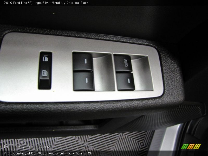 Ingot Silver Metallic / Charcoal Black 2010 Ford Flex SE