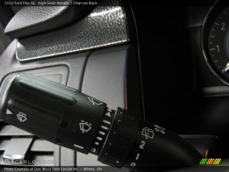 Ingot Silver Metallic / Charcoal Black 2010 Ford Flex SE