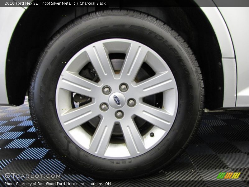 Ingot Silver Metallic / Charcoal Black 2010 Ford Flex SE