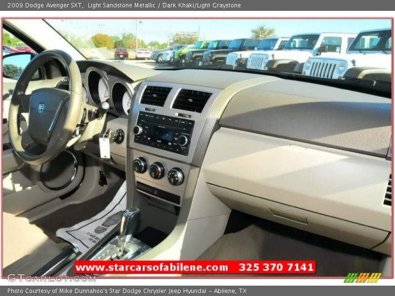 Light Sandstone Metallic / Dark Khaki/Light Graystone 2009 Dodge Avenger SXT