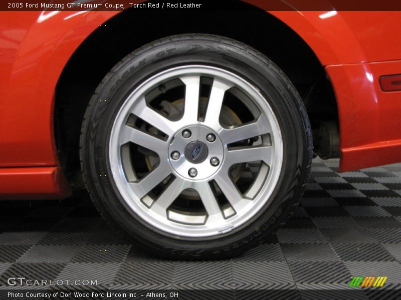  2005 Mustang GT Premium Coupe Wheel