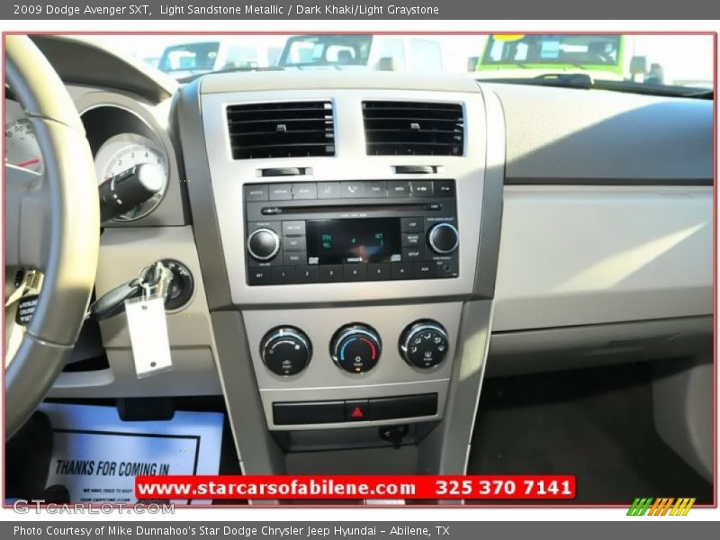 Light Sandstone Metallic / Dark Khaki/Light Graystone 2009 Dodge Avenger SXT