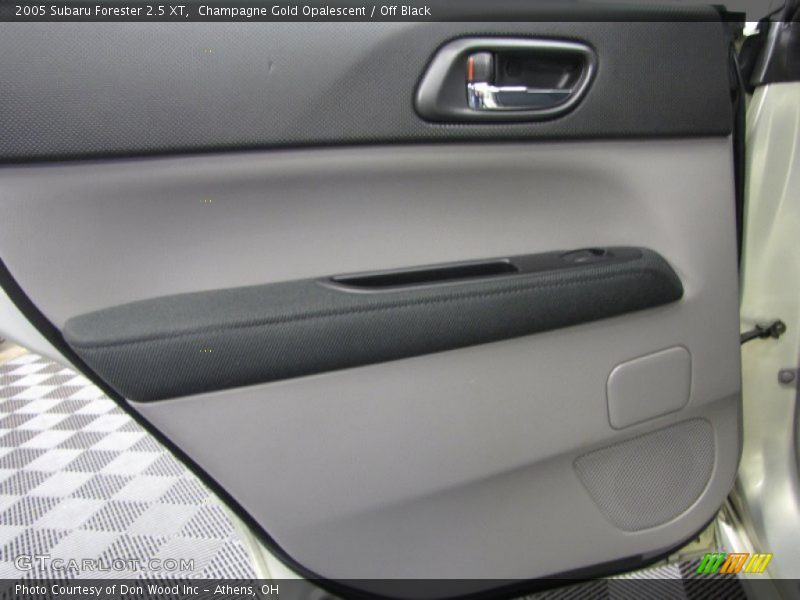 Champagne Gold Opalescent / Off Black 2005 Subaru Forester 2.5 XT