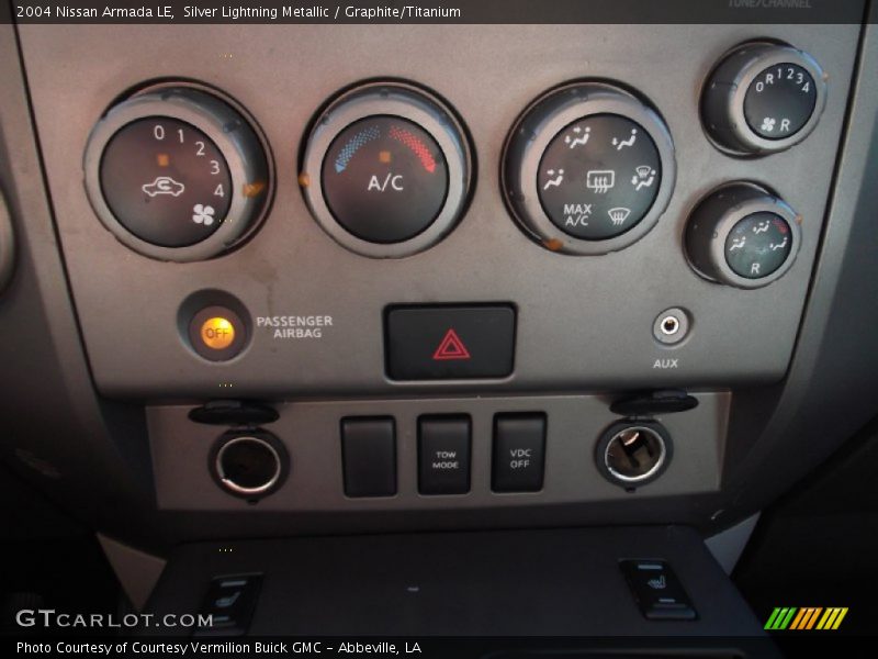Silver Lightning Metallic / Graphite/Titanium 2004 Nissan Armada LE
