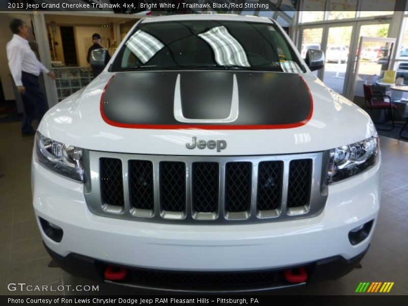 Trail Hawk Graphics - 2013 Jeep Grand Cherokee Trailhawk 4x4