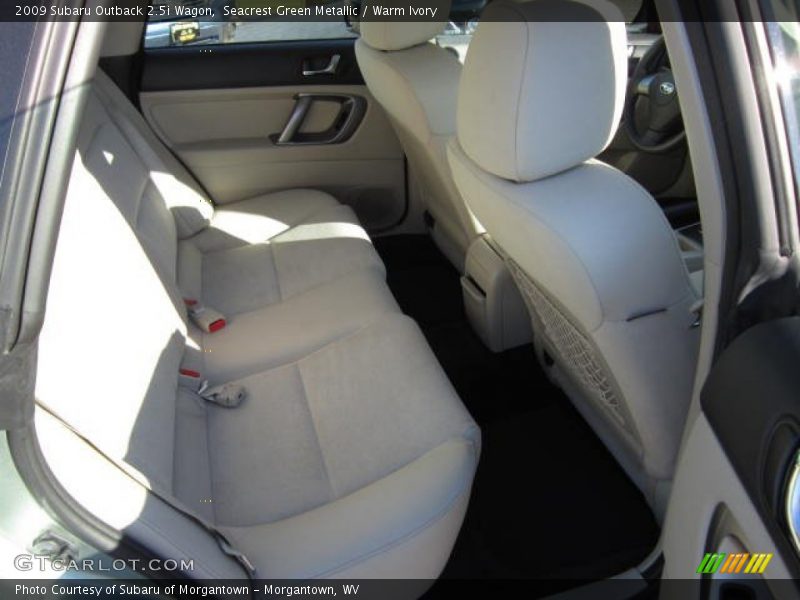 Seacrest Green Metallic / Warm Ivory 2009 Subaru Outback 2.5i Wagon