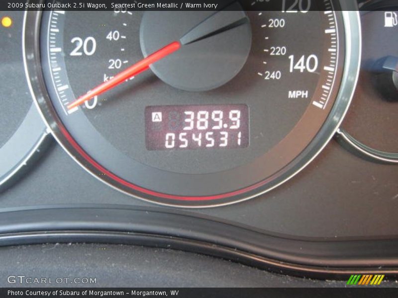 Seacrest Green Metallic / Warm Ivory 2009 Subaru Outback 2.5i Wagon