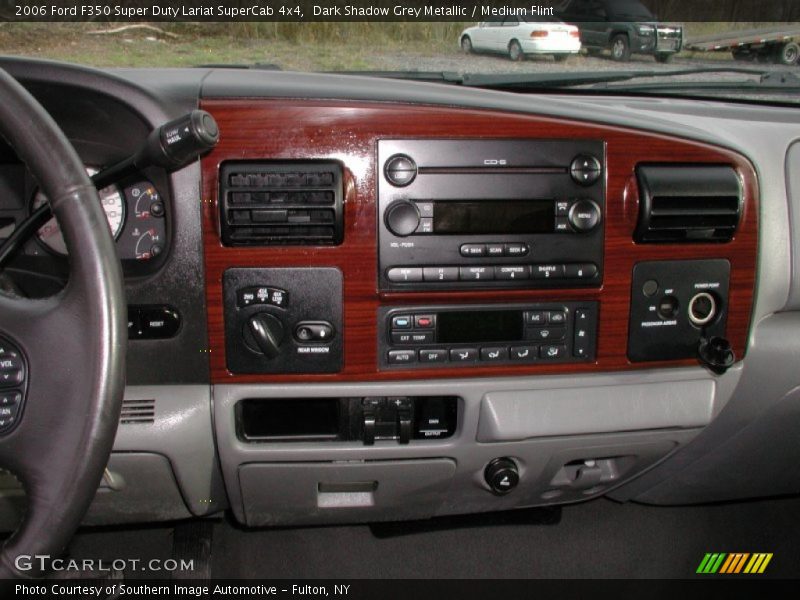 Controls of 2006 F350 Super Duty Lariat SuperCab 4x4