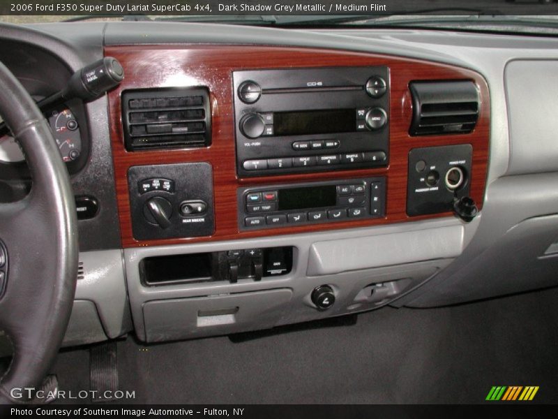 Controls of 2006 F350 Super Duty Lariat SuperCab 4x4