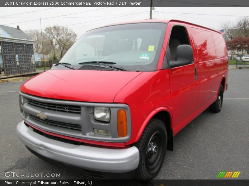 Front 3/4 View of 2001 Express 2500 Commercial Van