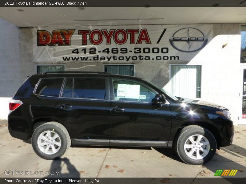 Black / Ash 2013 Toyota Highlander SE 4WD