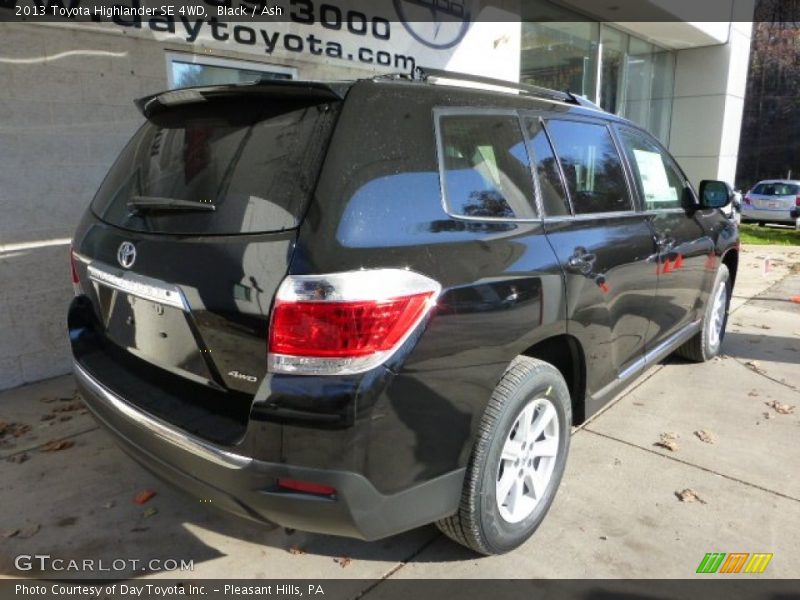 Black / Ash 2013 Toyota Highlander SE 4WD