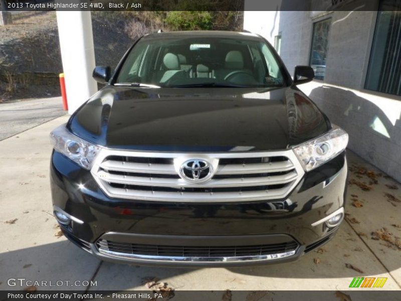 Black / Ash 2013 Toyota Highlander SE 4WD