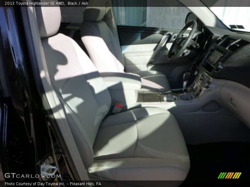 Black / Ash 2013 Toyota Highlander SE 4WD