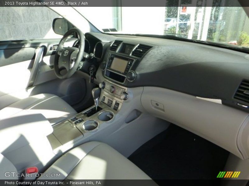 Black / Ash 2013 Toyota Highlander SE 4WD