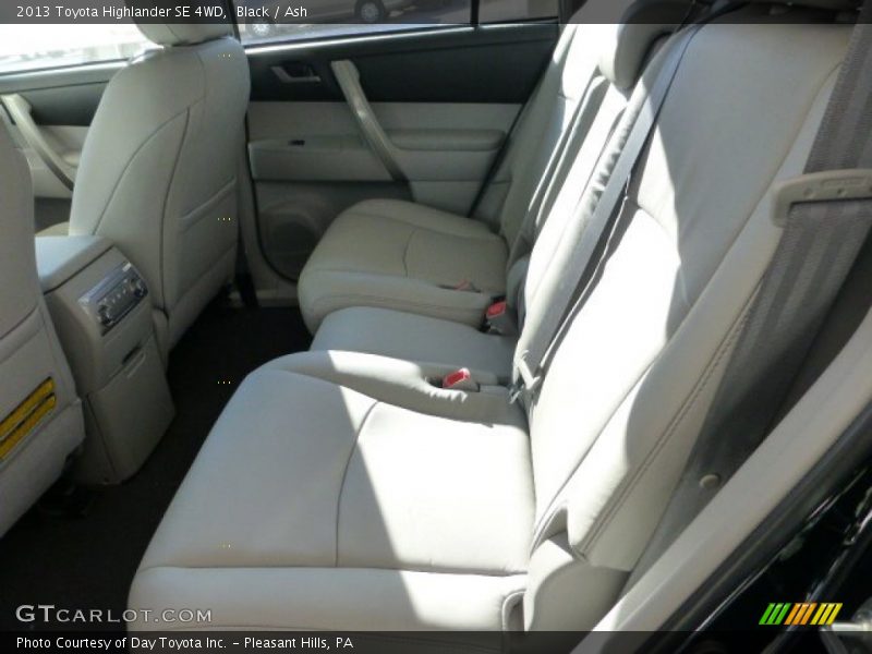 Black / Ash 2013 Toyota Highlander SE 4WD