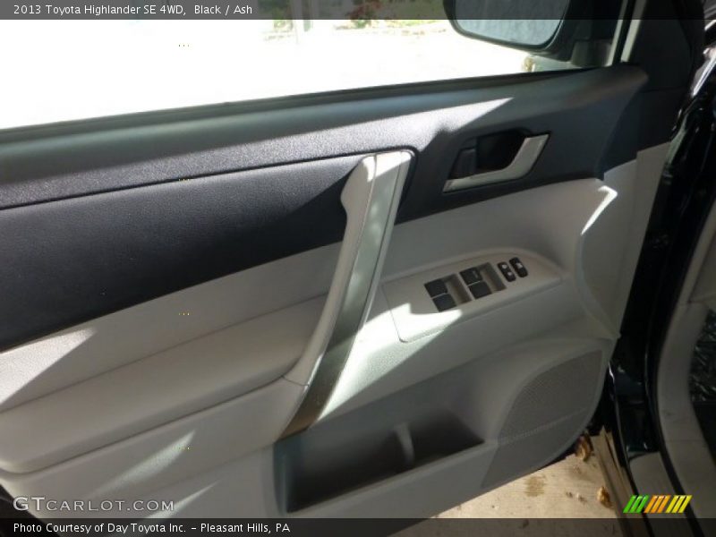 Black / Ash 2013 Toyota Highlander SE 4WD