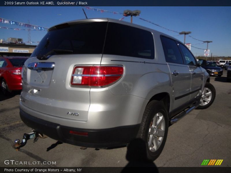 Quicksilver / Black 2009 Saturn Outlook XE AWD
