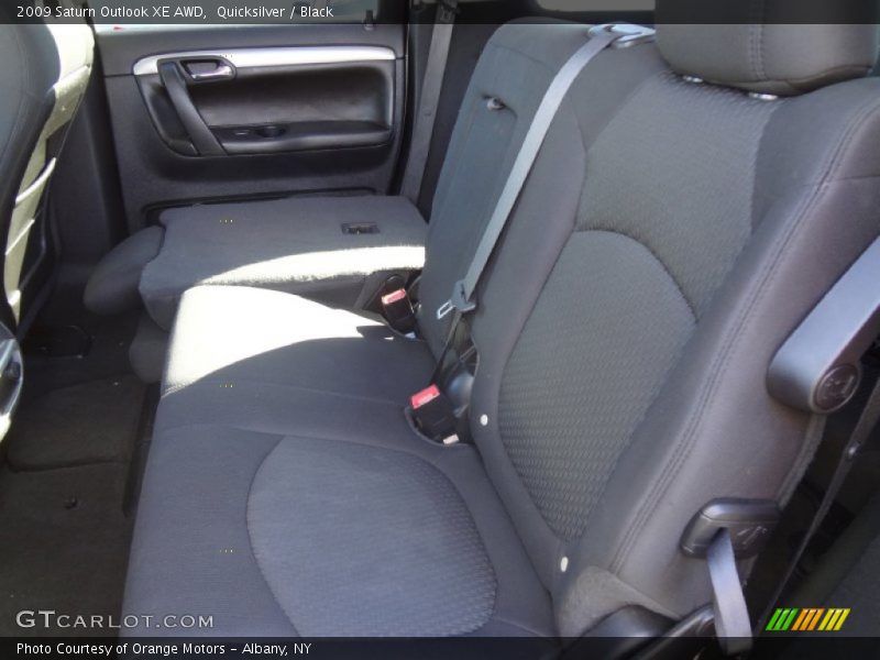 Quicksilver / Black 2009 Saturn Outlook XE AWD
