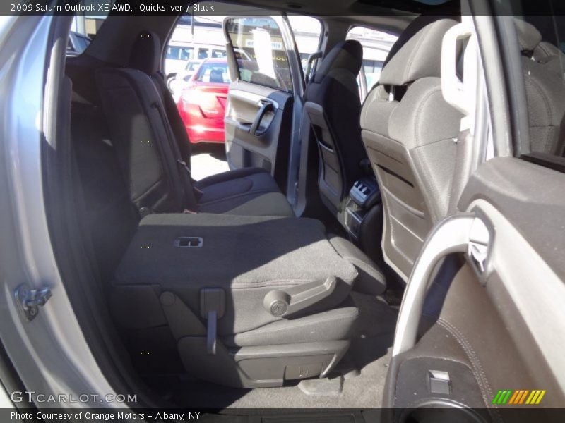 Quicksilver / Black 2009 Saturn Outlook XE AWD