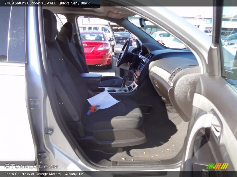 Quicksilver / Black 2009 Saturn Outlook XE AWD