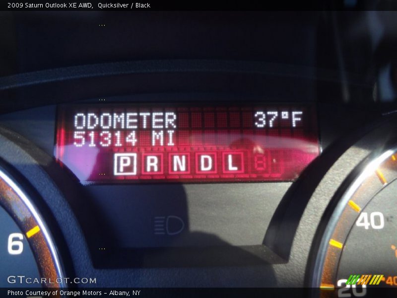 Quicksilver / Black 2009 Saturn Outlook XE AWD