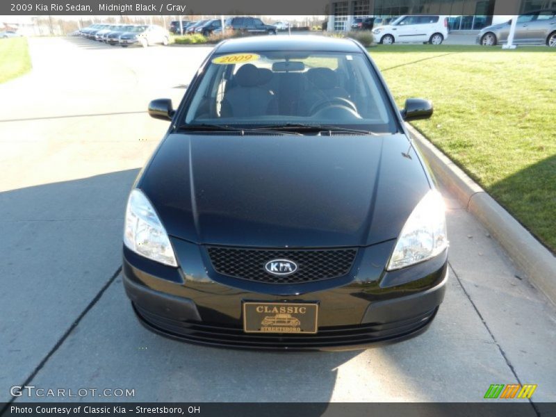 Midnight Black / Gray 2009 Kia Rio Sedan