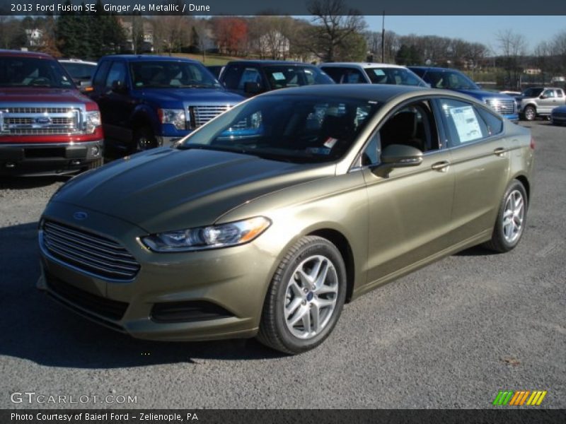 Front 3/4 View of 2013 Fusion SE