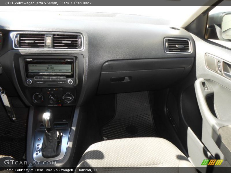 Black / Titan Black 2011 Volkswagen Jetta S Sedan
