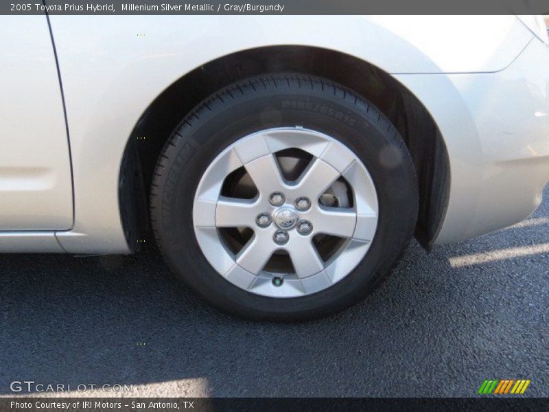 Millenium Silver Metallic / Gray/Burgundy 2005 Toyota Prius Hybrid