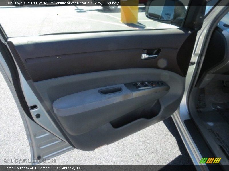 Millenium Silver Metallic / Gray/Burgundy 2005 Toyota Prius Hybrid