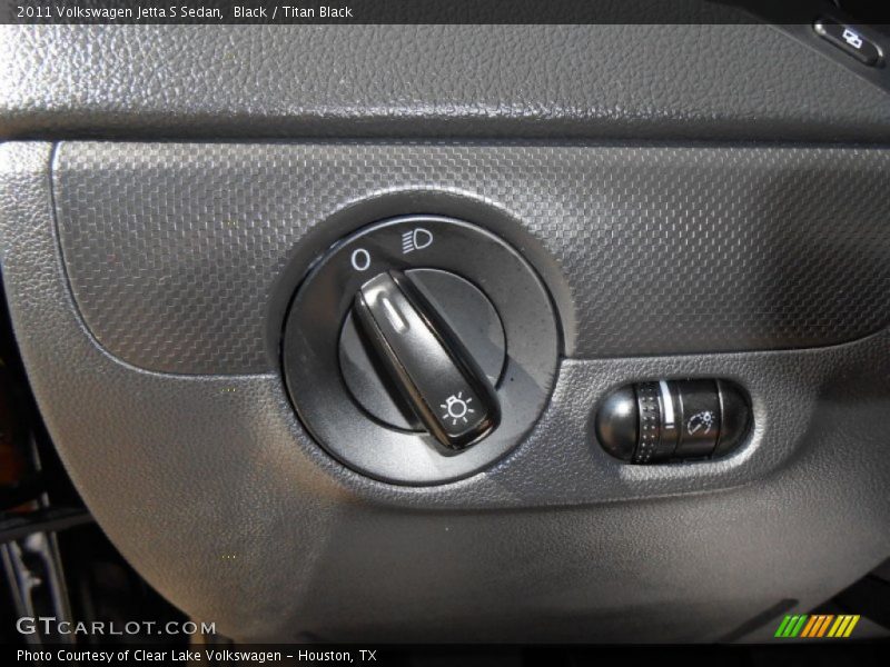 Black / Titan Black 2011 Volkswagen Jetta S Sedan
