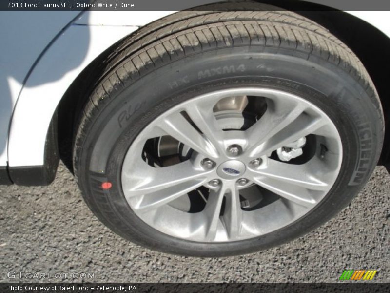 Oxford White / Dune 2013 Ford Taurus SEL