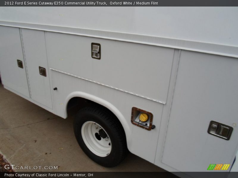 Oxford White / Medium Flint 2012 Ford E Series Cutaway E350 Commercial Utility Truck