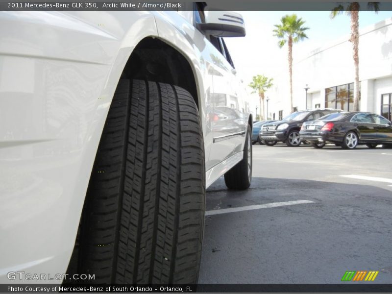 Arctic White / Almond/Black 2011 Mercedes-Benz GLK 350