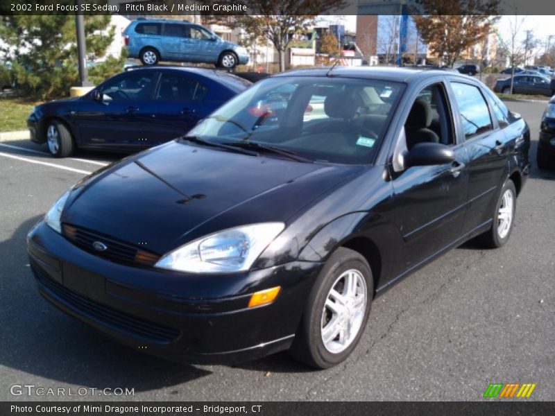 Pitch Black / Medium Graphite 2002 Ford Focus SE Sedan