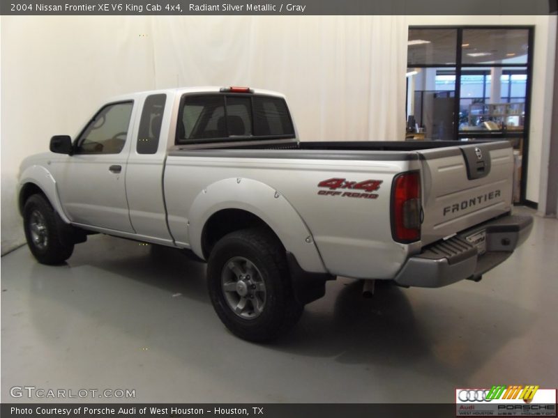 Radiant Silver Metallic / Gray 2004 Nissan Frontier XE V6 King Cab 4x4