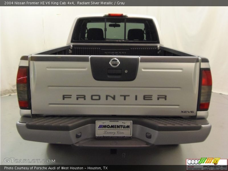 Radiant Silver Metallic / Gray 2004 Nissan Frontier XE V6 King Cab 4x4