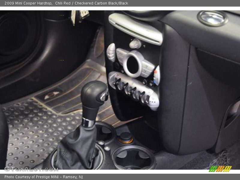 Chili Red / Checkered Carbon Black/Black 2009 Mini Cooper Hardtop
