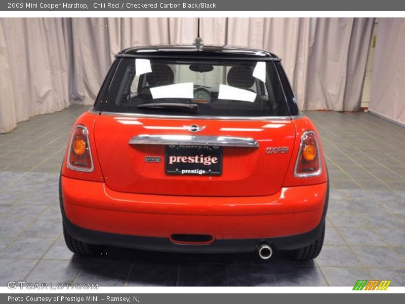 Chili Red / Checkered Carbon Black/Black 2009 Mini Cooper Hardtop