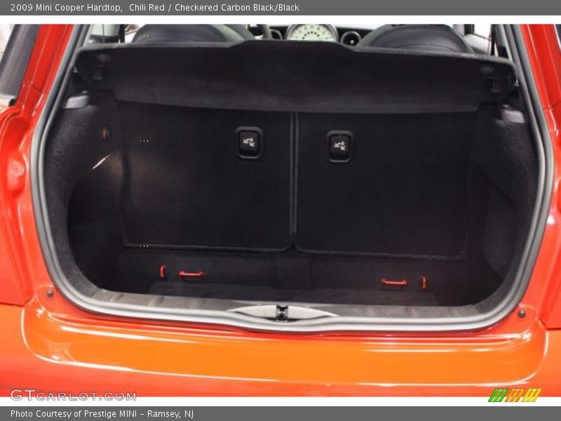 Chili Red / Checkered Carbon Black/Black 2009 Mini Cooper Hardtop