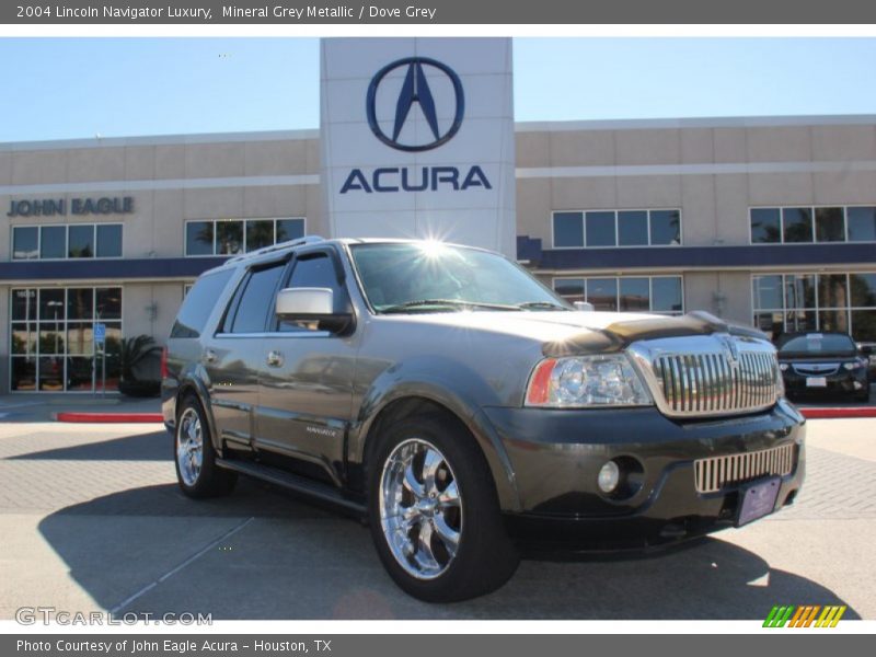 Mineral Grey Metallic / Dove Grey 2004 Lincoln Navigator Luxury