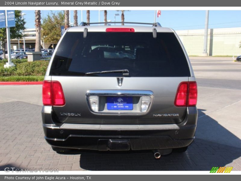 Mineral Grey Metallic / Dove Grey 2004 Lincoln Navigator Luxury
