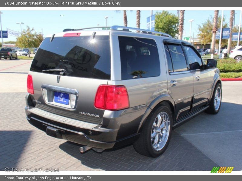 Mineral Grey Metallic / Dove Grey 2004 Lincoln Navigator Luxury
