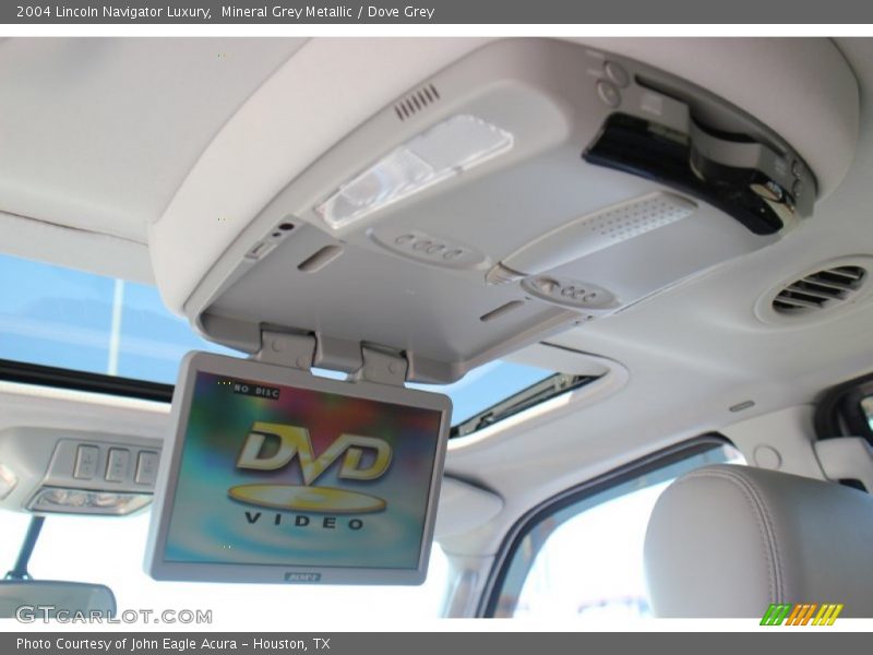 Mineral Grey Metallic / Dove Grey 2004 Lincoln Navigator Luxury