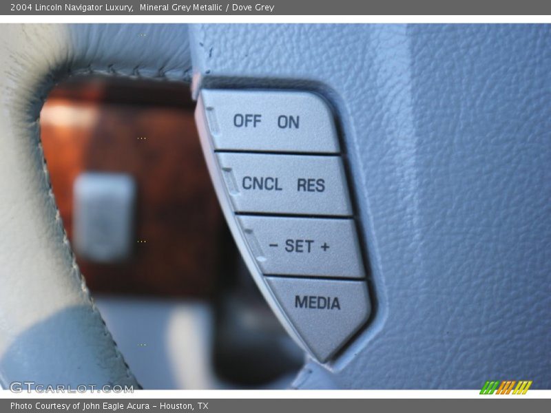 Mineral Grey Metallic / Dove Grey 2004 Lincoln Navigator Luxury