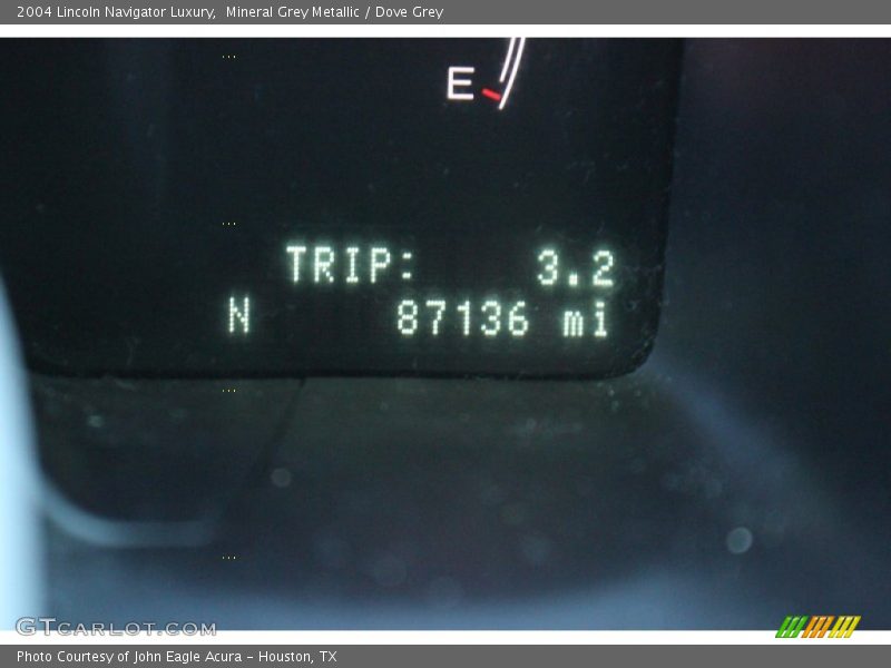 Mineral Grey Metallic / Dove Grey 2004 Lincoln Navigator Luxury