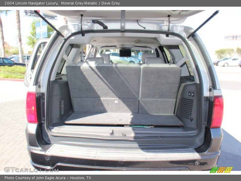 Mineral Grey Metallic / Dove Grey 2004 Lincoln Navigator Luxury
